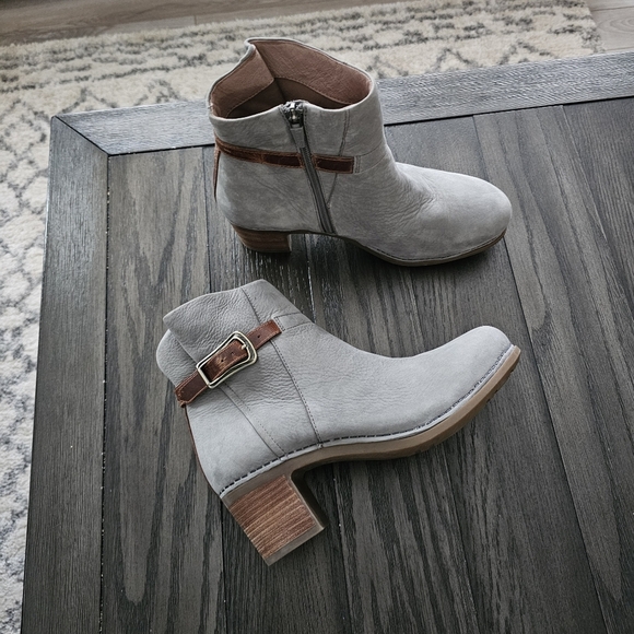 Dansko Hartley Boots - Picture 4 of 11